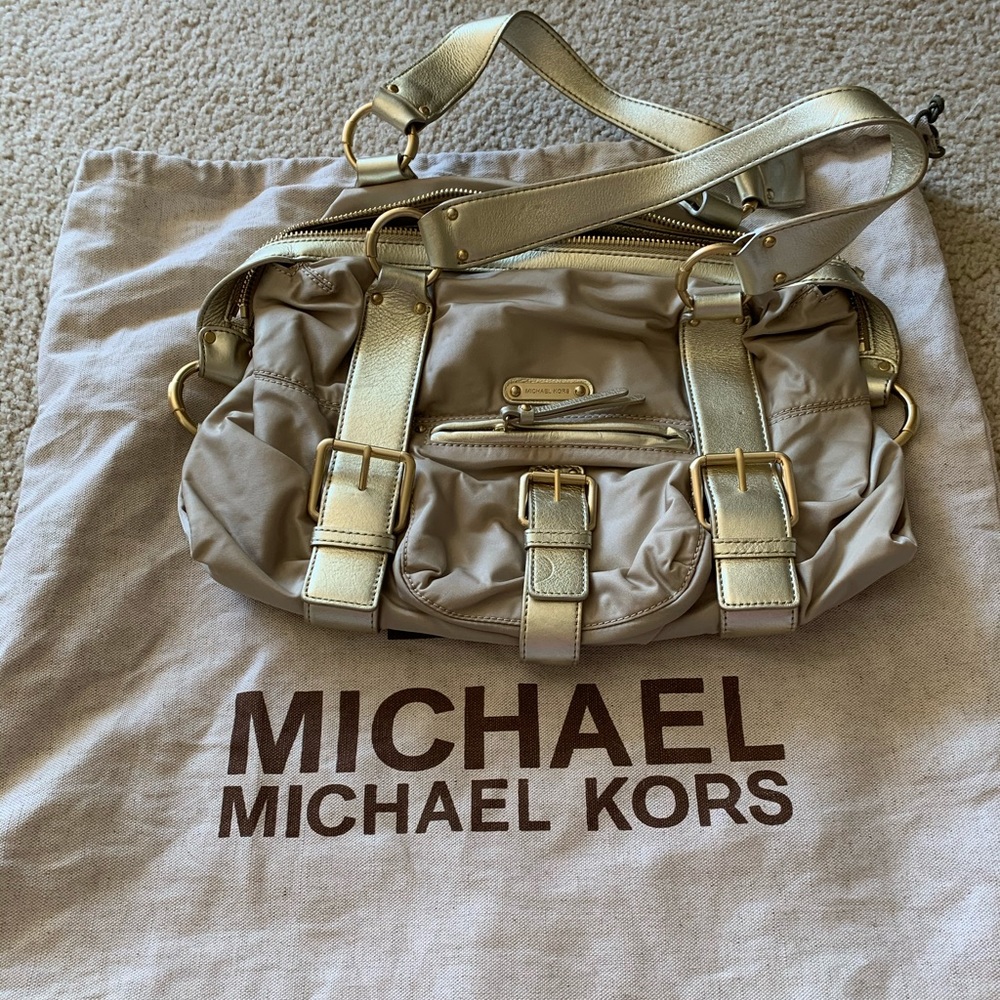 Hand bag